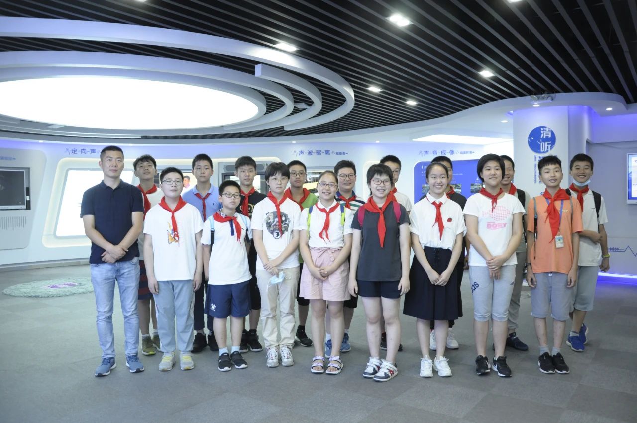 17位蘇州中學偉長實驗班學生前來體驗聲學黑科技